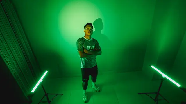 Wahyu Prasetyo diperkenalkan sebagai pemain baru Dewa United, Selasa (1/7/2025). (Dok. Dewa United).