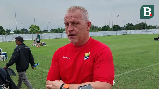 Pelatih kiper Persib Bandung, Mario Jozic. (Bola.com/Erwin Snaz)