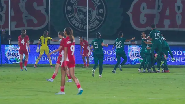 Timnas Indonesia Putri menelan kekalahan 0-2 dari Pakistan dalam laga Grup D Kualifikasi Piala Asia Putri 2026 di Indomilk Arena, Rabu (2/7/2025). (Bola.com/Muhammad Iqbal Ichsan).