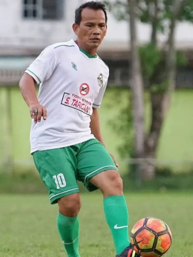 Mantan gelandang Timnas Indonesia era 1990-an, Ansyari Lubis. (dok. Instagram Anysari Lubis)