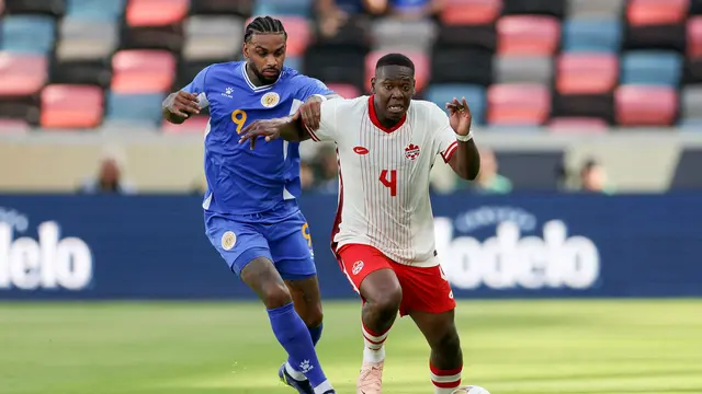 Jurgen Locadia (biru) saat memperkuat Timnas Curacao. (Tim Warner / GETTY IMAGES NORTH AMERICA / Getty Images via AFP)