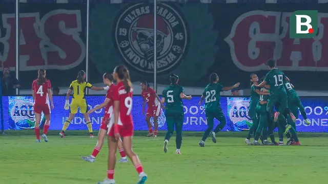 Timnas Indonesia Putri saat bertemu Pakistan pada matchday kedua Grup D Kualifikasi Piala Asia 2026 di Stadion Indomilk Arena, Tangerang hari Rabu (02/07/2025) malam WIB.