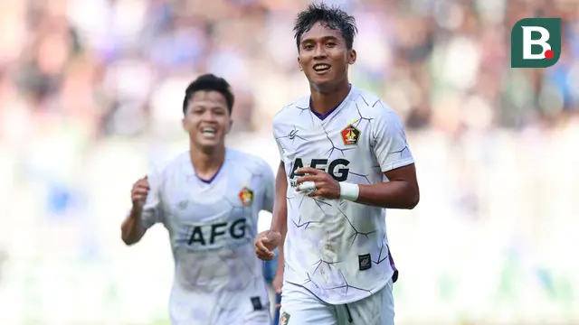 Pemain Persik Kediri, Muhammad Khanafi melakukan selebrasi setelah mencetak gol ke gawang Persib Bandung pada laga BRI Liga 1 2022/2023 di Stadion Pakansari, Bogor, Rabu (8/3/2023). (Bola.com/M Iqbal Ichsan)