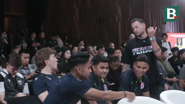 Pemain Timnas Indonesia bereuni dalam konferensi pers Piala Presiden 2025 di SCTV Tower, Jakarta, Jumat (4/7/2025) sore WIB. (Bola.com/Muhammad Iqbal Ichsan)