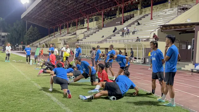 Latihan Liga Indonesia All Star di Stadion PTIK, Jakarta Selatan pada Kamis (3/7/2025). (Liputan6.com/Melinda Indrasari)