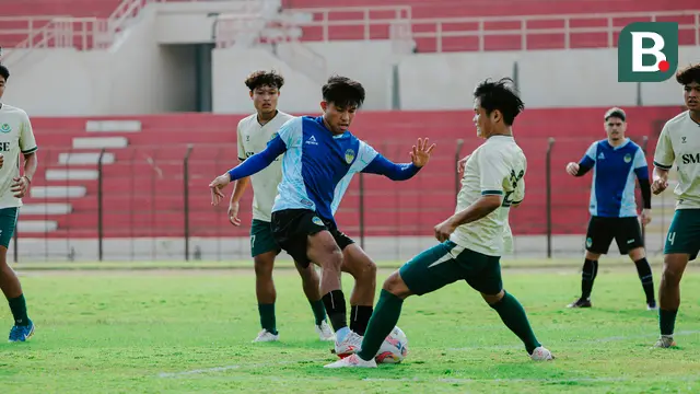Uji coba PSIM Yogyakarta melawan Tim Porda Bantul di Stadion Sultan Agung, Bantul, Sabtu (05/07/2025). (Ana Dewi/Bola.com)