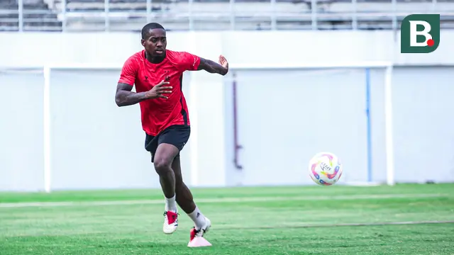 Striker anyar Persik Kediri, Sylvain Atieda. (Gatot Sumitro/Bola.com)