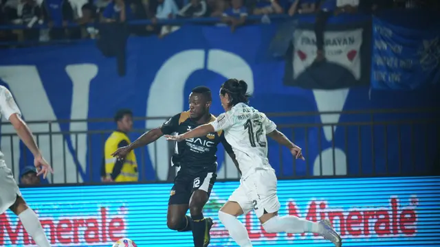 Duel sengit Persib vs Dewa United di Piala Presiden 2025 (Dok Piala Presiden)