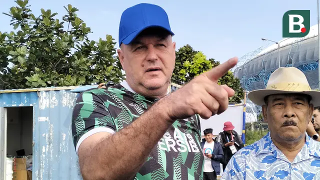 Pelatih Persib Bandung, Bojan Hodak. (Bola.com/Erwin Snaz)