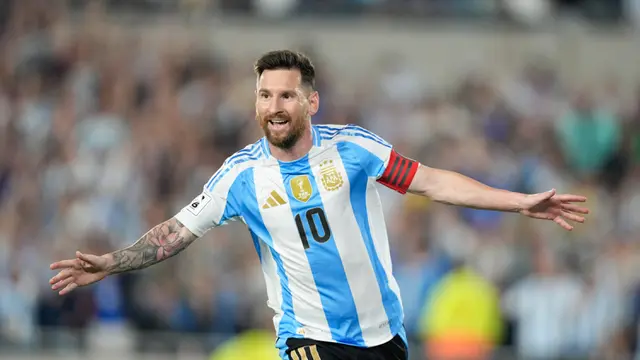 Lionel Messi tampil memukau saat membawa Timnas Argentina berhadapan dengan Timnas Bolivia pada matchday ke-10 Kualifikasi Piala Dunia 2026 Zona CONMEBOL. (AP Photo/Natacha Pisarenko)