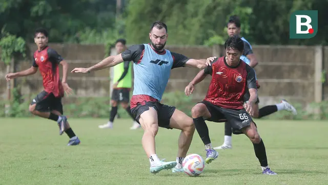 Bek senior Timnas Indonesia Jordi Amat resmi menjadi pemain Persija Jakarta. Sebelumnya, Amat bermain di Malaysia bersama Johor Darul Ta'zim. (Bola.com/M Iqbal Ichsan)
