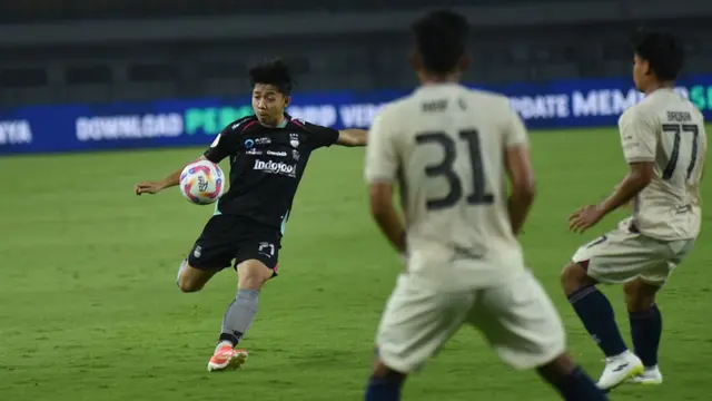 Adzikry Fadlillah, rekrutan Persijap jelang BRI Super League 2025/26. Ia didatangkan dari Persib Bandung. (Bola.com/Radifa Arsa)