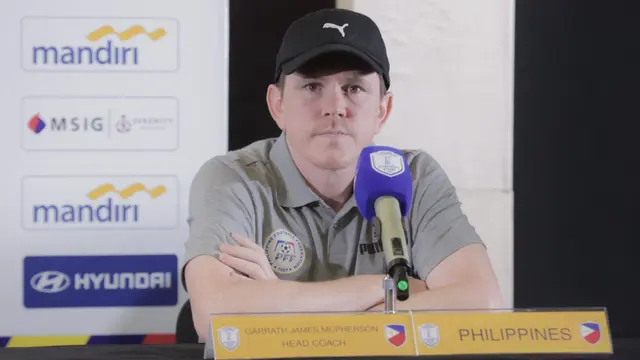 Garrath James McPherson, pelatih Timnas Filipina U-23 saat konferensi pers Piala AFF U-23 2025 di Jakarta, Senin (14-7-2025). (Bola.com/Abdul Aziz)