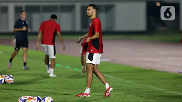 Sosok yang sangat dinanti oleh para pendukung Timnas Indonesia U-23, Jens Raven juga sudah beberapa kali mengikuti sesi latihan bersama. (Liputan6.com/Helmi Fithriansyah)