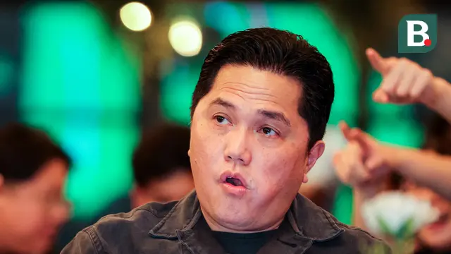 Ketua umum PSSI, Erick Thohir ketika nonton bareng laga Grup D Piala Asia 2023 antara Timnas Indonesia melawan Irak di Senayan Avenue, Senayan, Jakarta, Senin (15/01/2024) malam WIB. (Bola.com/Bagaskara Lazuardi)