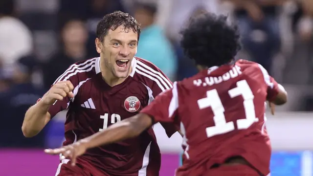 Timnas Qatar menang 3-2 atas Uzbekistan dalam matchday kelima Grup A Kualifikasi Piala Dunia 2026 di Stadion Jassim Bin Hamad, Jumat (15/11/2024) dini hari WIB. (AFP/Karim Jaafar)