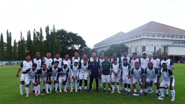 Sebanyak 26 orang mengikuti sesi kursus kepelatihan lisensi B di Stadion UNY, Sleman, Daerah Istimewa Yogyakarta, Minggu (3/11/2024). (Dok. PSSI)