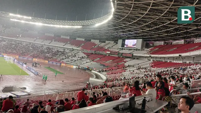 Masih banyak tribune kosong di Stadion Utama Gelora Bung Karno, Jakarta, Jumat (18/7/2025) saat Timnas Indonesia U-23 menghadapi Timnas Filipina U-23 dalam laga kedua Grup A Piala AFF U-23 2025. (Bola.com/Hery Kurniawan).