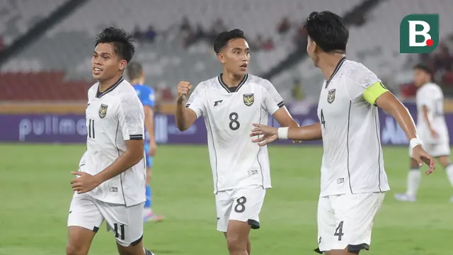 Timnas Indonesia U-23 melawan Filipina di Piala AFF U-23 2025 di Stadion Utama Gelora Bung Karno (SUGBK) Senayan, Jakarta, Jumat (18/7/2025) malam WIB. (Bola.com/M Iqbal Ichsan)