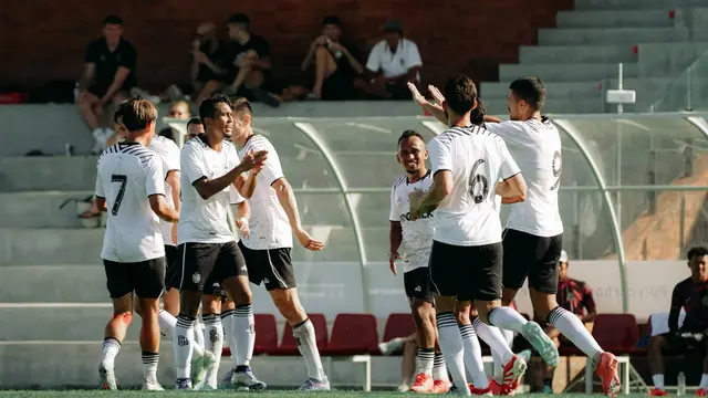 Bali United melakukan uji coba perdana jelang musim 2025/26 menghadapi Bhayangkara FC di Bali United Training Center, Sabtu (19-7-2025). (Dok. Bali United)
