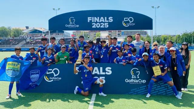 Akademi Persib Cimahi (APC) berhasil menjuarai Gothia Cup 2025 setelah menaklukkan tim tuan rumah, FC Stockholm Internazionale, dengan skor telak 5-1 di partai final yang digelar di SKF Arena, Gothenburg, Swedia, Sabtu (19/7/2025). (dok. Akademi Persib Cimahi)