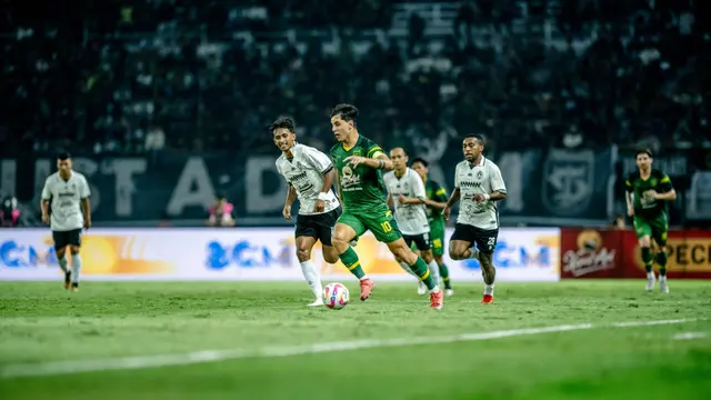 Persebaya Surabaya menjamu PSS Sleman pada laga pramusim 2025/2026 di Stadion Gelora Bung Tomo (Dok. Persebaya)