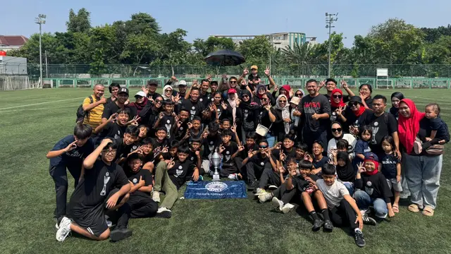 SSB Sulcata yang ditangani Hamka Hamzah berhasil menjuarai Piala Suratin U-13 Jakarta Selatan. (Bola.com/Istimewa)
