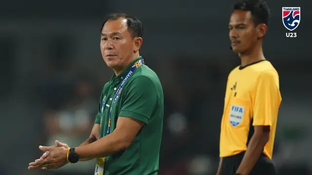 Akasi Thawatchai Damrong-ongtrakul saat Timnas Thailand U-23 bermain 0-0 melawan Timnas Myanmar U-23 dalam laga terakhir Grup C Piala AFF U-23 2025 di Stadion Patriot Candrabhaga Bekasi, Selasa (22/7/2025). (Dok. Changsuek).