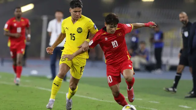 Laga Timnas Malaysia vs Vietnam di putaran ketiga kualifikasi Piala Asia 2027 di Stadion Nasional Bukit Jalil, Kuala Lumpur, Selasa (10-6-2025). (Dok. vff.org.vn)