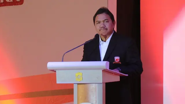 Presiden Madura United, Achsanul Qosasi. (Bola.com/Aditya Wany)