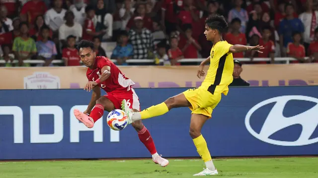 Aksi Robi Darwis bersama Timnas Indonesia di Piala AFF U-23 2025 - Abdul Aziz