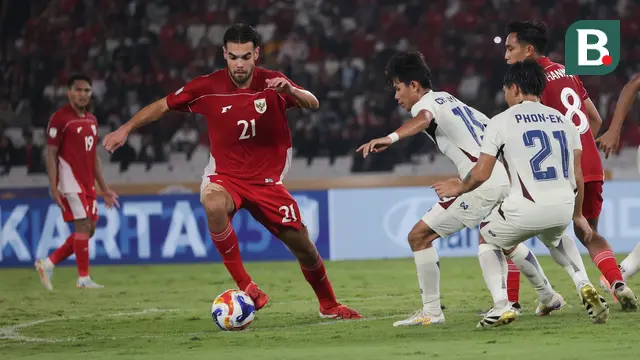 Timnas Indonesia U-23 secara dramatis berhasil menaklukkan Thailand U-23 lewat babak adu penalti pada semifinal Piala AFF U-23 2025 di Stadion Utama Gelora Bung Karno, Jakarta, Jumat (25/7/2025). (Bola.com/Abdul Aziz)