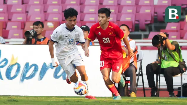 Sayangnya, keunggulan Filipina hanya bertahan selama lima menit. Vietnam berhasil mencetak gol balasan dan membuat kedudukan menjadi imbang 1-1 lewat gol Nguyen Dinh Bac pada menit ke-41. Skor imbang itu bertahan hingga 45 menit pertama berakhir. (Bola.com/Abdul Aziz)