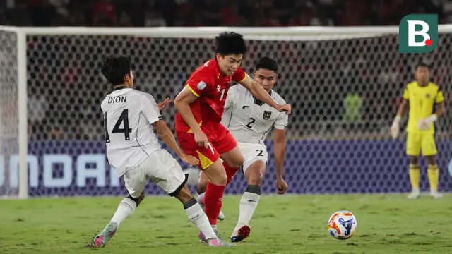 Timnas Indonesia U-23 bentrok dengan Vietnam U-23 pada partai final Piala AFF U-23 2025 di Stadion Utama Gelora Bung Karno, Jakarta, Selasa (29/7/2025) malam WIB. (Bola.com/Abdul Aziz)