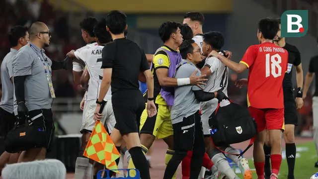 Laga final Piala AFF U-23 2025 antara Indonesia U-23 vs Vietnam U-23 berlangsung panas di Stadion Gelora Bung Karno, Jakarta, Selasa (29/7/2025). (Bola.com/Abdul Aziz)