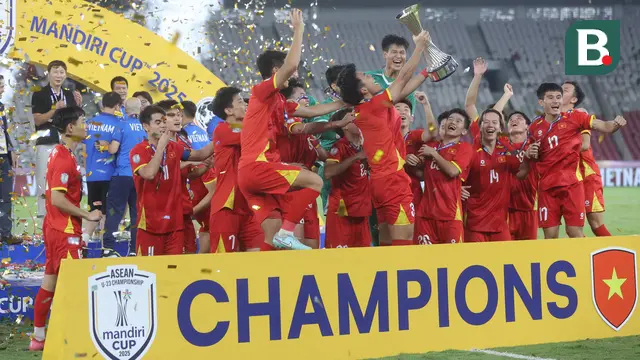 Timnas Vietnam U-23 berhasil menjuarai Piala AFF U-23 2025 setelah mengalahkan Timnas Indonesia U-23 dengan skor 1-0 pada laga final yang berlangsung di Stadion Utama Gelora Bung Karno, Jakarta, Selasa (29/7/2025) malam WIB. (Bola.com/Muhammad Iqbal Ichsan)