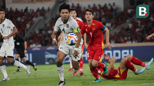 Timnas Indonesia U-23 menelan kekalahan 0-1 dari Vietnam U-23 pada laga final Piala AFF U-23 2025 di Stadion Utama Gelora Bung Karno, Jakarta, Selasa (29/7/2025) malam WIB. Hasil minor itu membuat Tim Garuda Muda harus gigit jari dan gagal meraih trofi juara di turnamen tersebut. (Bola.com/Abdul Aziz)