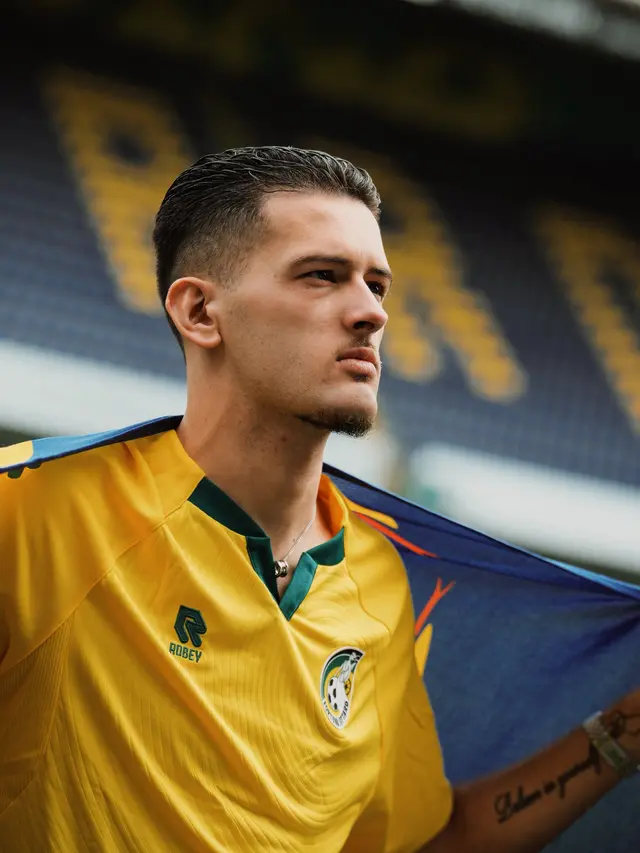 Bek Timnas Indonesia, Justin Hubner, resmi melanjutkan kariernya bersama klub Eredivisie Belanda, Fortuna Sittard, Selasa (29/7/2025). (dok. Fortuna Sittard)
