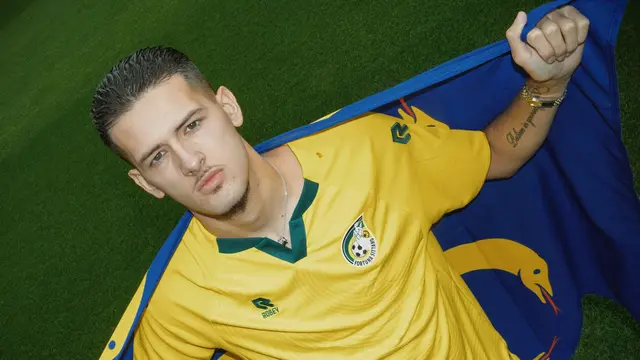 Justin Hubner dikenalkan sebagai pemain Fortuna Sittard pada musim 2025/2026 (Dok. Fortuna Sittard)