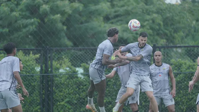 Persib tengah menjalani sesi latihan jelang menghadapi BRI Super League 2025/2026.. (Bola.com/dok. Persib)