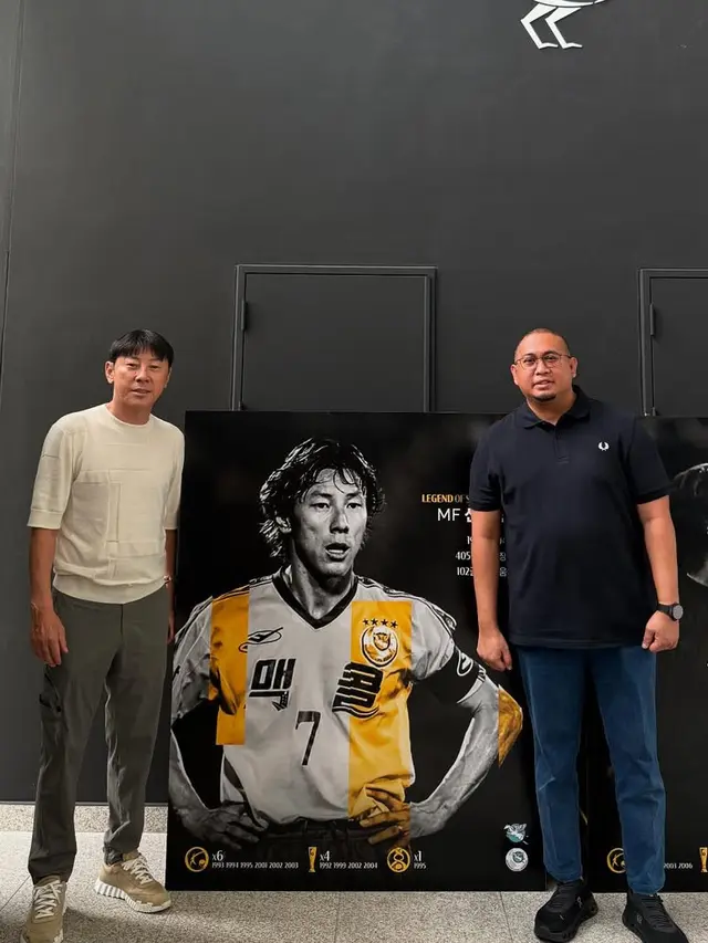 Andre Rosiade dan Shin Tae-yong. (Bola.com/Dok.Instagram Andre Rosiade).