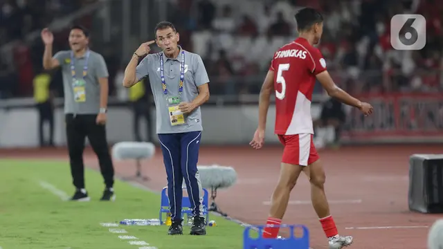 Beberapa kali, tim racikan pelatih Gerald Vanenburg itu menguasai bola dan menggempur pertahanan Malaysia. (Liputan6.com/Helmi Fithriansyah)