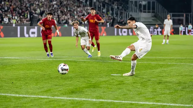 Kevin Diks mencetak gol untuk Borussia Monchengladbach ketika menjalani laga uji coba melawan Valencia (Dok. Borussia Monchengladbach)