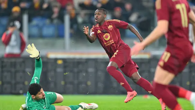 Pemain AS Roma, Saud Abdulhamid. (Andreas SOLARO / AFP)
