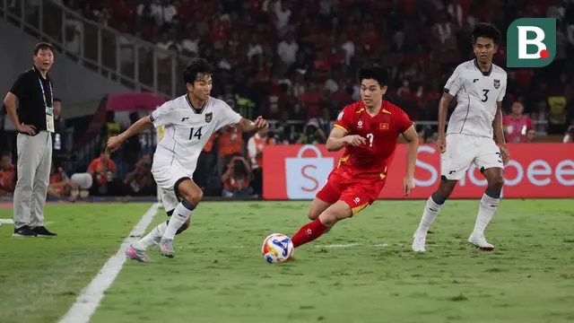Timnas Indonesia U-23 menelan kekalahan 0-1 dari Vietnam U-23 pada laga final Piala AFF U-23 2025 di Stadion Utama Gelora Bung Karno, Jakarta, Selasa (29/7/2025) malam WIB. Hasil minor itu, Tim Garuda Muda kembali gagal meraih trofi juara di turnamen tersebut. (Bola.com/Abdul Aziz)