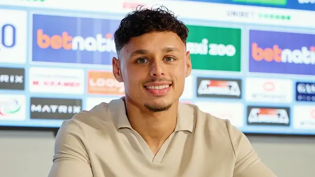 Bek Go Ahead Eagles di Eredivisie 2024/2025, Dean James, berminat untuk dinaturalisasi menjadi Warga Negara Indonesia (WNI) untuk membela Timnas Indonesia. (Bola.com/Dok.Instagram Dean James).