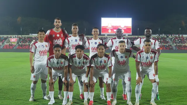 Para pemain Persijap Jepara pada laga uji coba pramusim jelang BRI Super League 2025/2026 - Muhammad Iqbal Ichsan