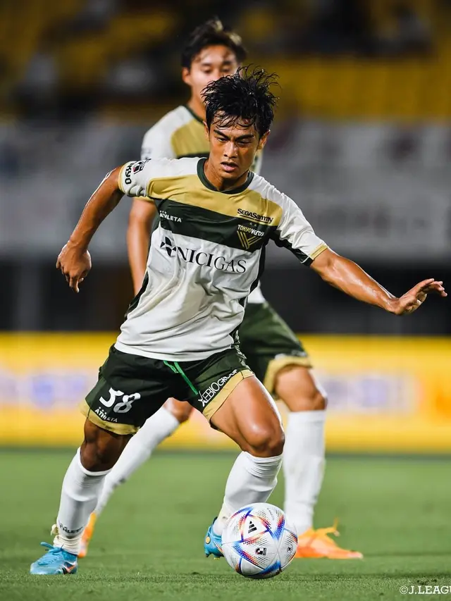 Pratama Arhan debut di Tokyo Verdy. (J League)