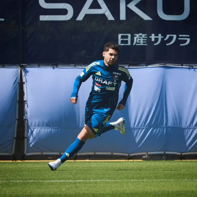 Aksi Sandy Walsh di Yokohama F. Marinos 2025. (Instagram/sandywalsh)