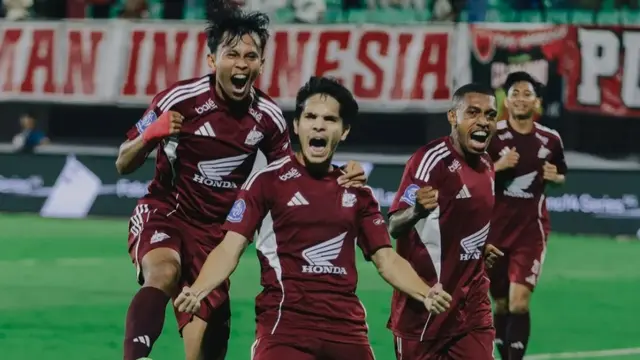 Selebrasi Victor Dethan dkk. dalam laga PSM Makassar vs Persijap Jepara di pekan pertama BRI Super League 2025/2026, Jumat (8/8/2025). (PSM Makassar Official)